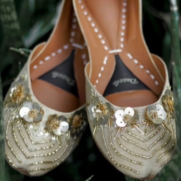 Brand new embellished comfortable cushioned juttis - Picture 1 of 1